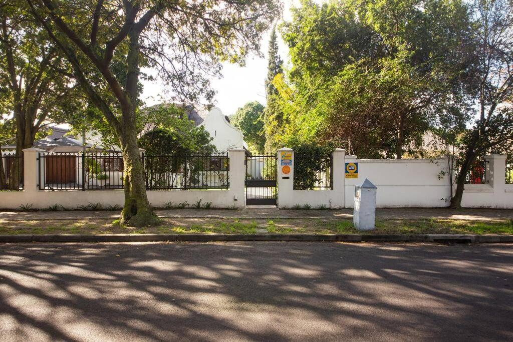 Mawethu Peaceful Garden With Covered Pool And Braai Area Ciudad del Cabo Exterior foto